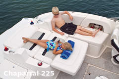 Chaparral 225 SSI Cabin - picture 3