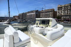 Ferretti 760 Fly with crew - picture 5