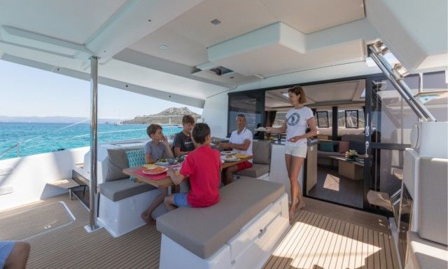 Fountaine Pajot Saona 47 A - picture 3