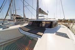Fountaine Pajot Lucia 40 AC & GEN - picture 4