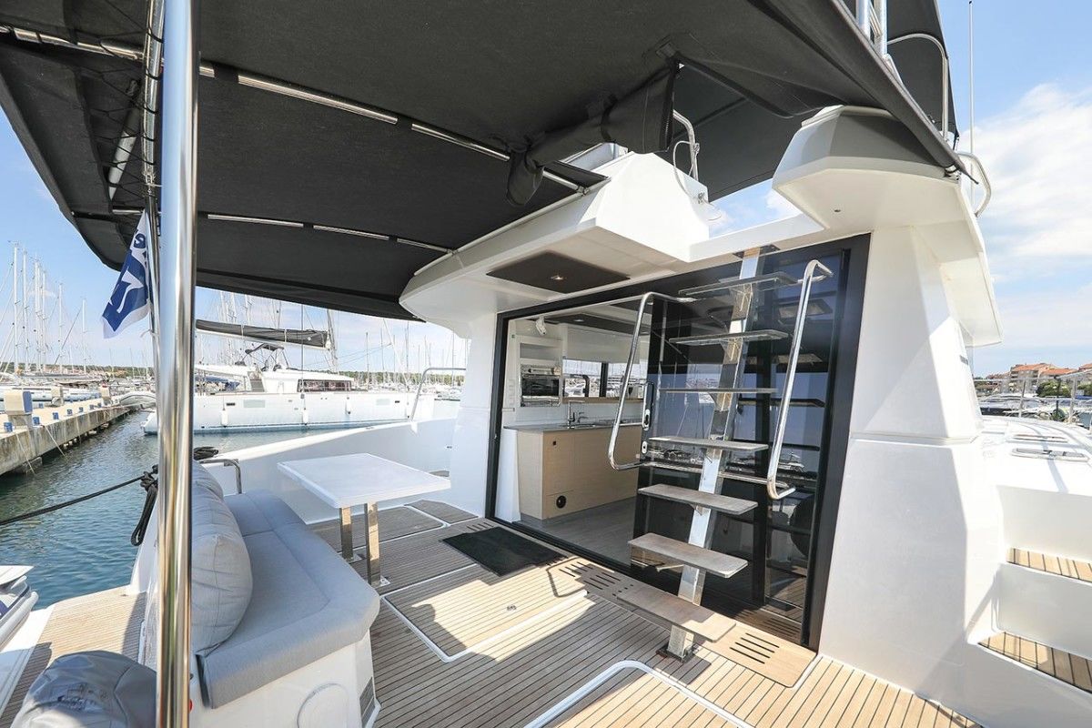 Fountaine Pajot MY 37 - picture 2
