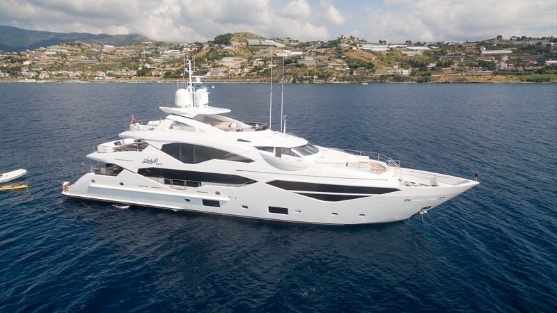 Sunseeker 131 Luxury Yacht - resim 2