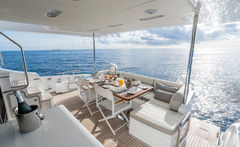 Azimut 74 with Fly Luxury Yacht! - Bild 4