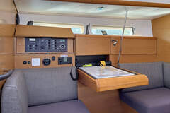 Dufour 390 Grand Large - image 9