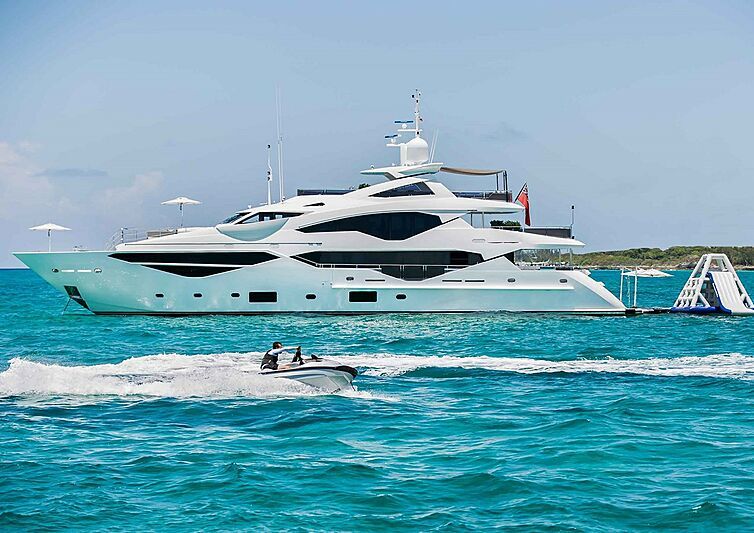 NEW Sunseeker 131 Luxury Yacht - zdjęcie 2