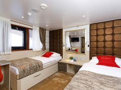 Lux-Cruiser with 18 Cabins! - foto 9
