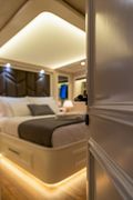 Luxury Sailing Yacht Queen Of Ma - resim 6