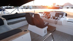 Motor Yacht - picture 9