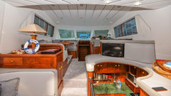 Motor Yacht - picture 7