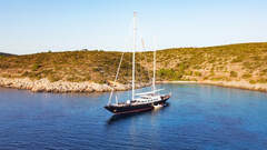 Luxury Sailing Yacht - image 2