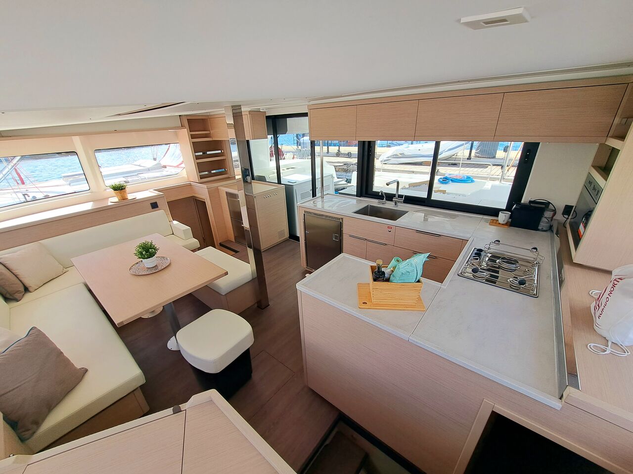 Lagoon 460 / 4 Cabins - picture 3