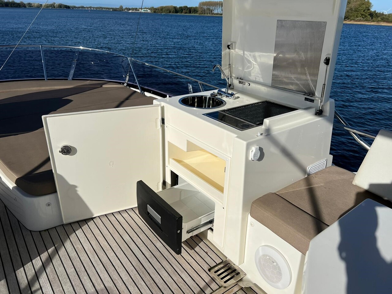 Prestige 450 Fly - picture 3