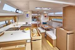 Sun Odyssey 440 N - picture 4