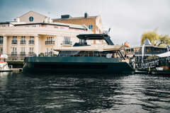 Moon Yacht 60 Power - picture 2
