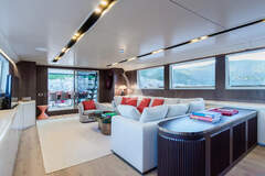 Motoryacht - picture 9