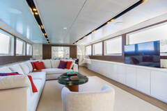 Motoryacht - picture 7